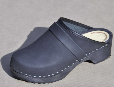 Sabot noir mat semelle noire 40,5