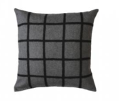 housse de coussin laine grise cadrillée noir